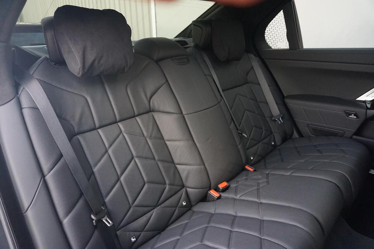 BMW 7-SERIE 750e xDrive Executive Drive Pro | M Sportpakket Pro | Sky Lounge | Connoisseur Pack | Bowers & Wilkins