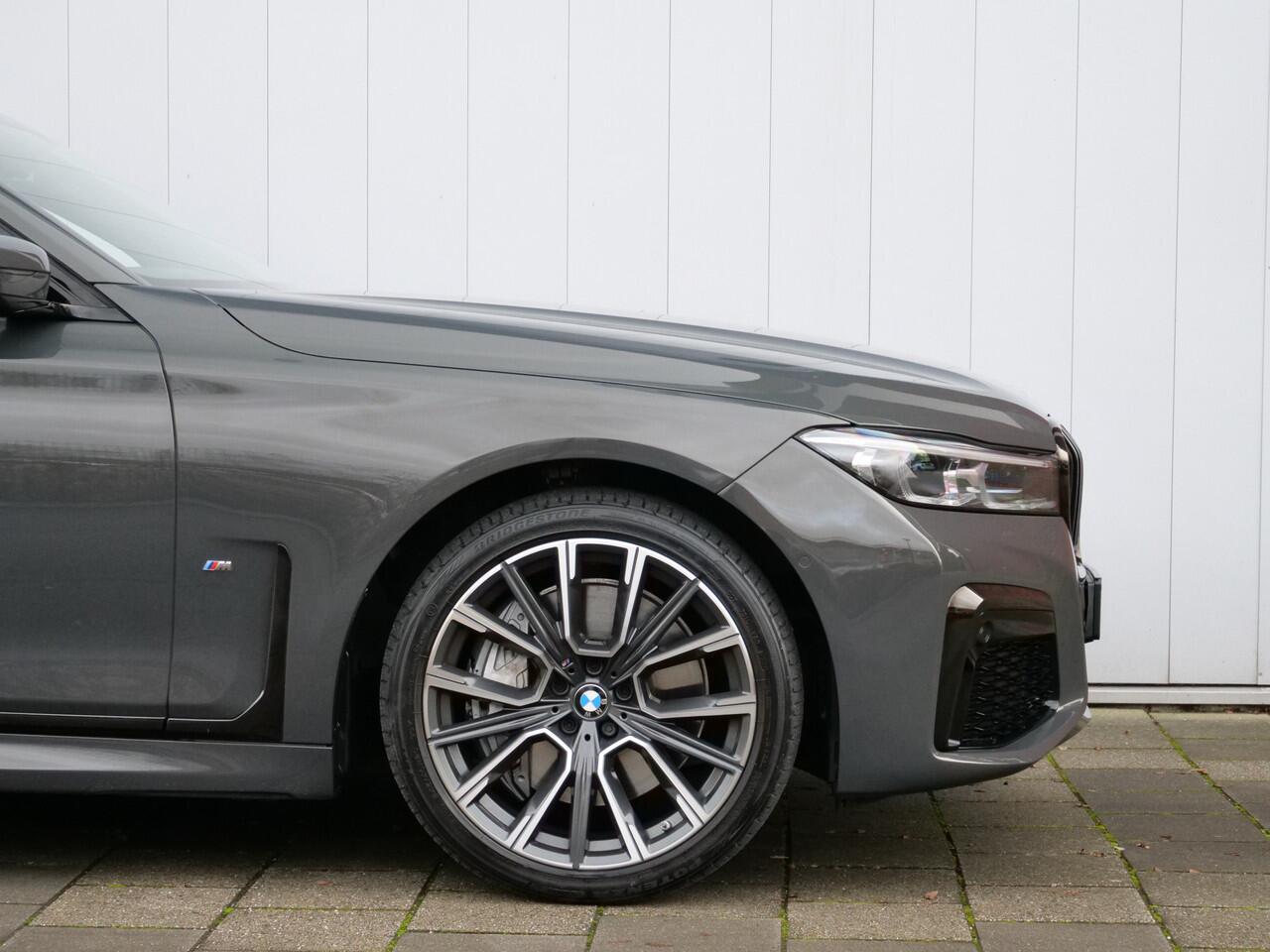 BMW 7-SERIE 745e High Executive 394 Pk Automaat Navi / Schuifdak / Camera / DAB / Leer / Apple Carplay / M-pakket