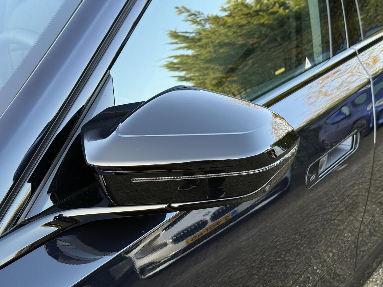 BMW 7-SERIE M760e xDrive | M-Sport Pro | 20'' | B&W | Elek. portier. | Driv. + Park. Prof. | Stoelvent. + Massage voor/achter | Theatre Screen | Kristal koplamp | Trekhaak | Exe. Driv. Pro | Act. Steering | Panorama.