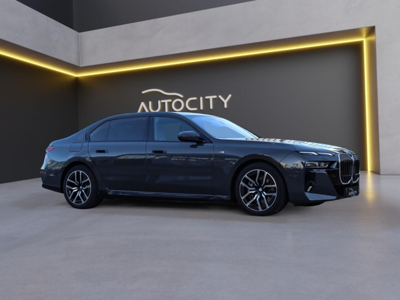 BMW 7-SERIE 750 e xDrive M Sport Excl Lounge l Sky Lounge l Bowers l INDIVID