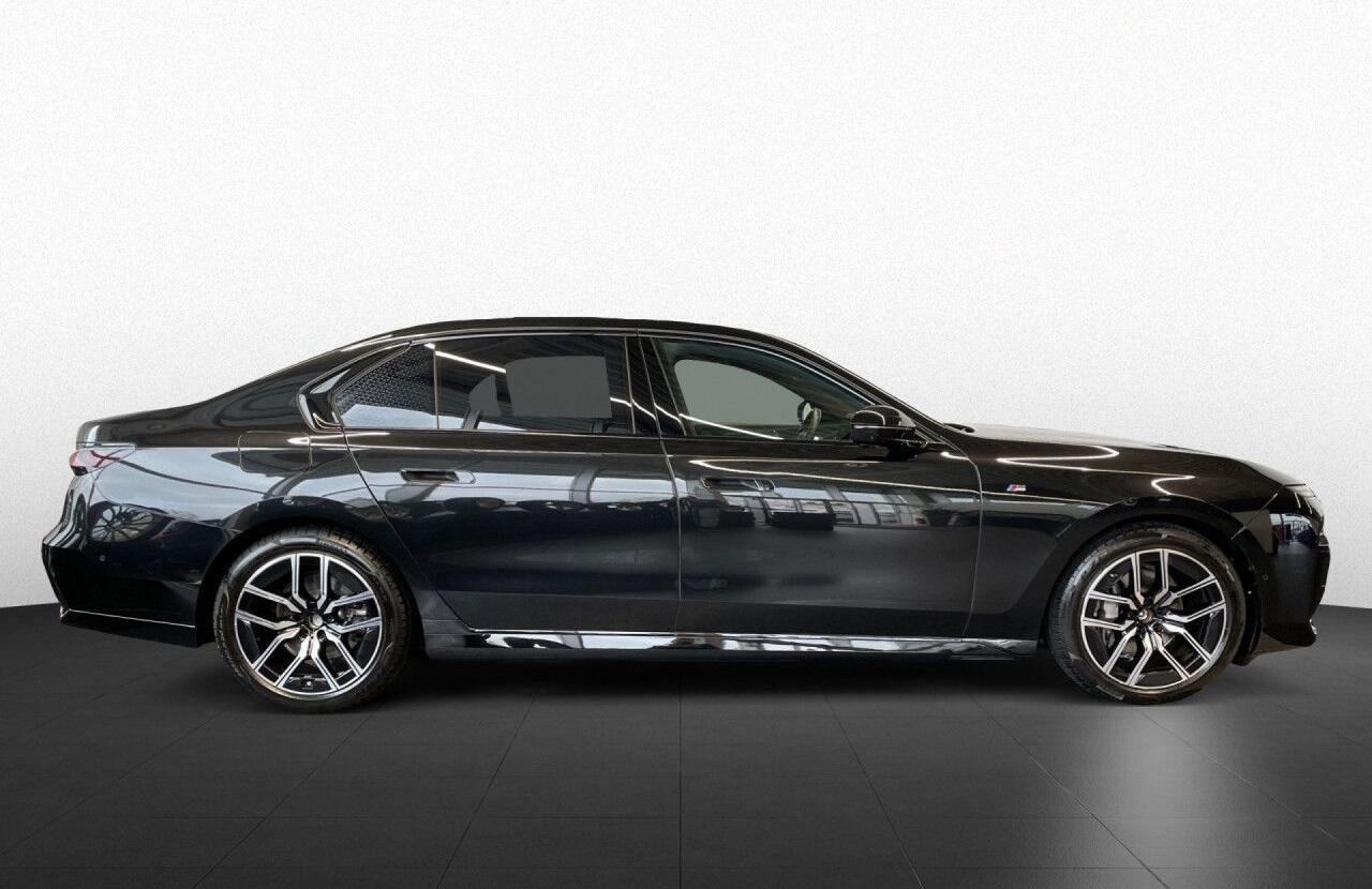 BMW 7-SERIE 740d xDrive M-Sport PanoSky ACC Head-Up SurroundView
