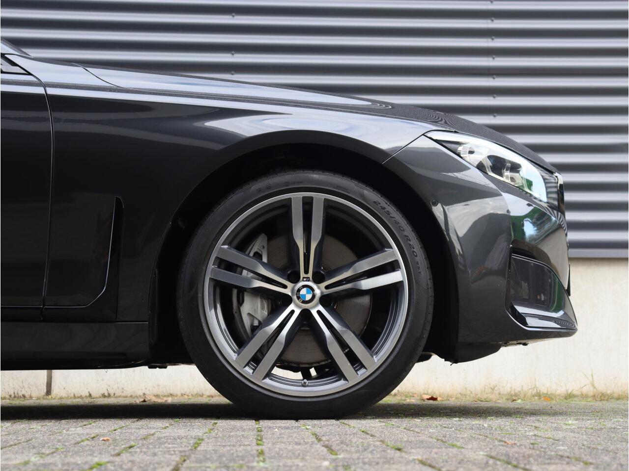 BMW 7-SERIE 740d xDrive | High Executive | Panodak | Executive Drive Pro | Active Steering | Trekhaak | Standkachel | Head-Up | Massage Stoelen | Soft Close | 20'' LMV