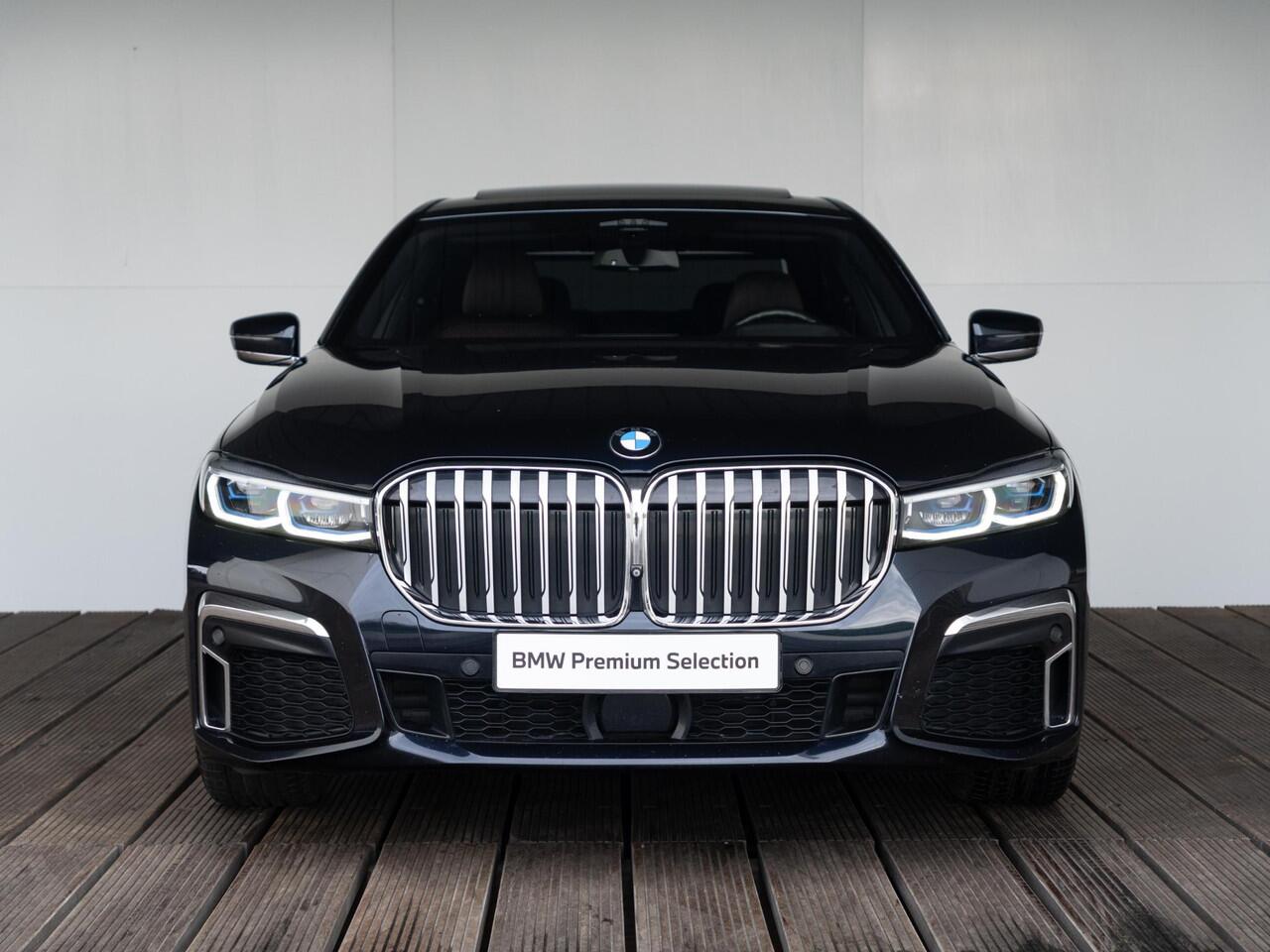 BMW 7-SERIE Sedan 745e | High Executive | M Sportpakket | Harman Kardon | Comfort Access | Soft Close | Schuif-/kanteldak | Stoelventilatie | Head-Up Display
