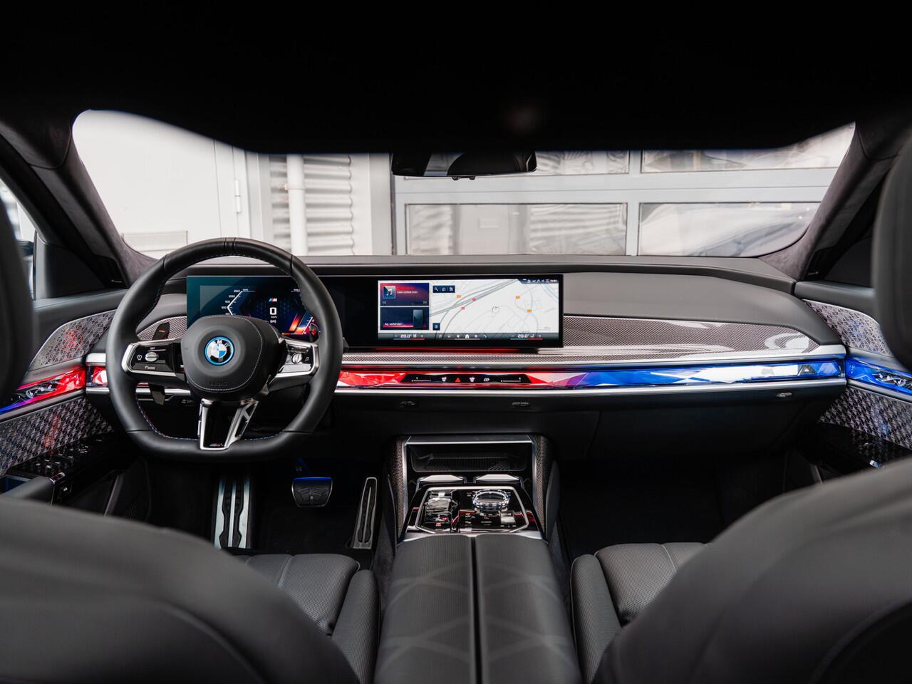 BMW 7-SERIE M760e xDrive | Rear Seat Entertainment l FULL PPF | Sky Lounge | Two tone | Bowers & Wilkins