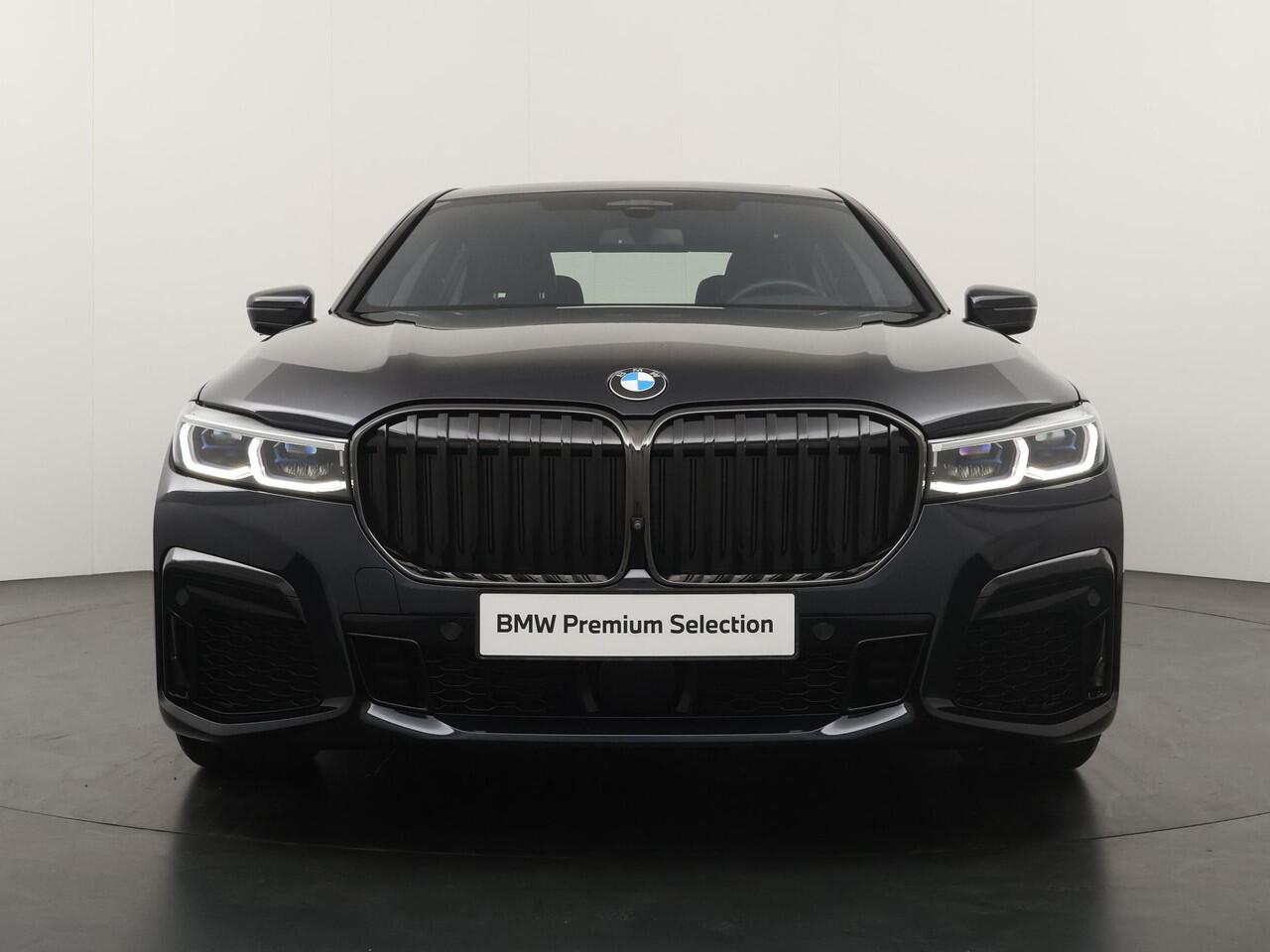 BMW 7-SERIE 745e High Executive | M-Sportpakket | Co-Pilot | Bowers & Wilkins | Active Steering | Massage | Stoelkoeling V+A | Panoramadak | Soft Close | Head-Up | Comfort Access | Laserlight |