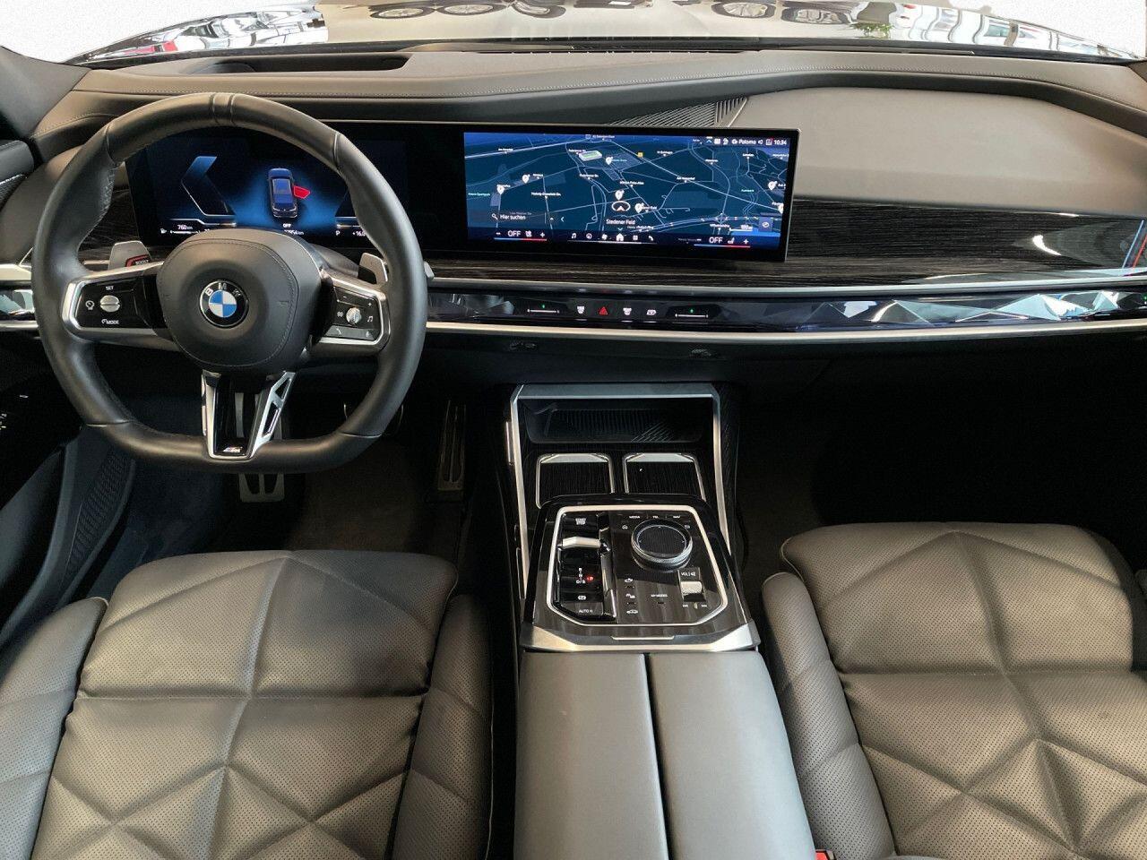 BMW 7-SERIE 740d xDrive M-Sport PanoSky ACC Head-Up SurroundView
