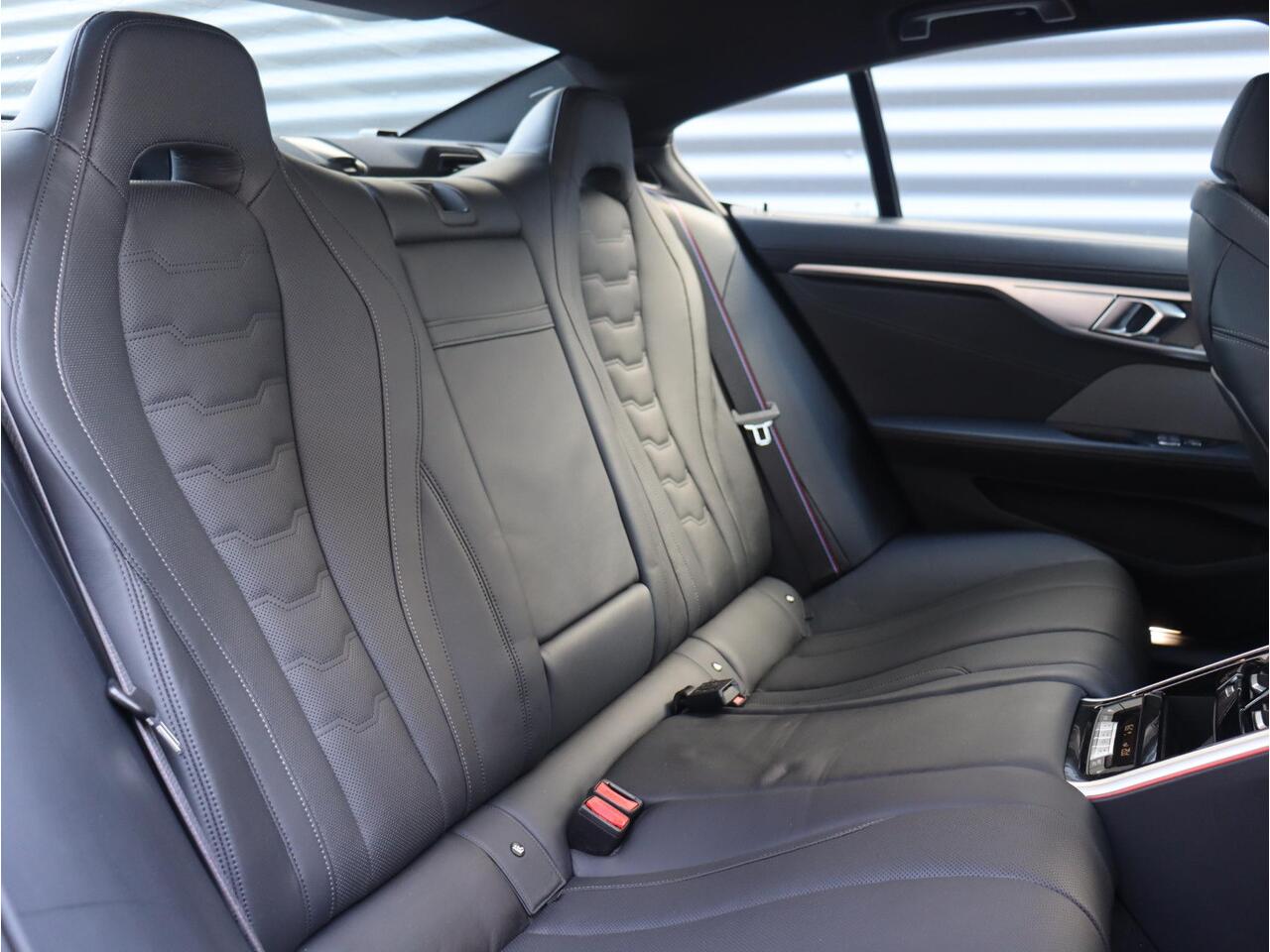 BMW 8-SERIE Gran Coupé 840i | High Executive | M Sportpakket Pro | Panodak | Driving Assistant Prof. | Active Steering | Harman Kardon | Soft Close | Head-Up | 20'' LMV