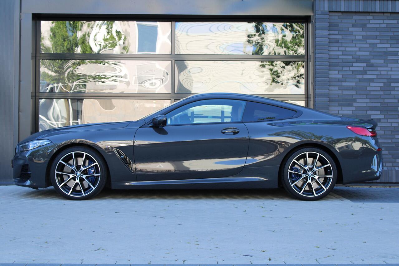 BMW 8-SERIE M850i xDrive High Executive | NAP | BTW | B&W | 4WIELSTURING | CARBON | SOFT-CLOSE | HUD | 360 | KEYLESS |