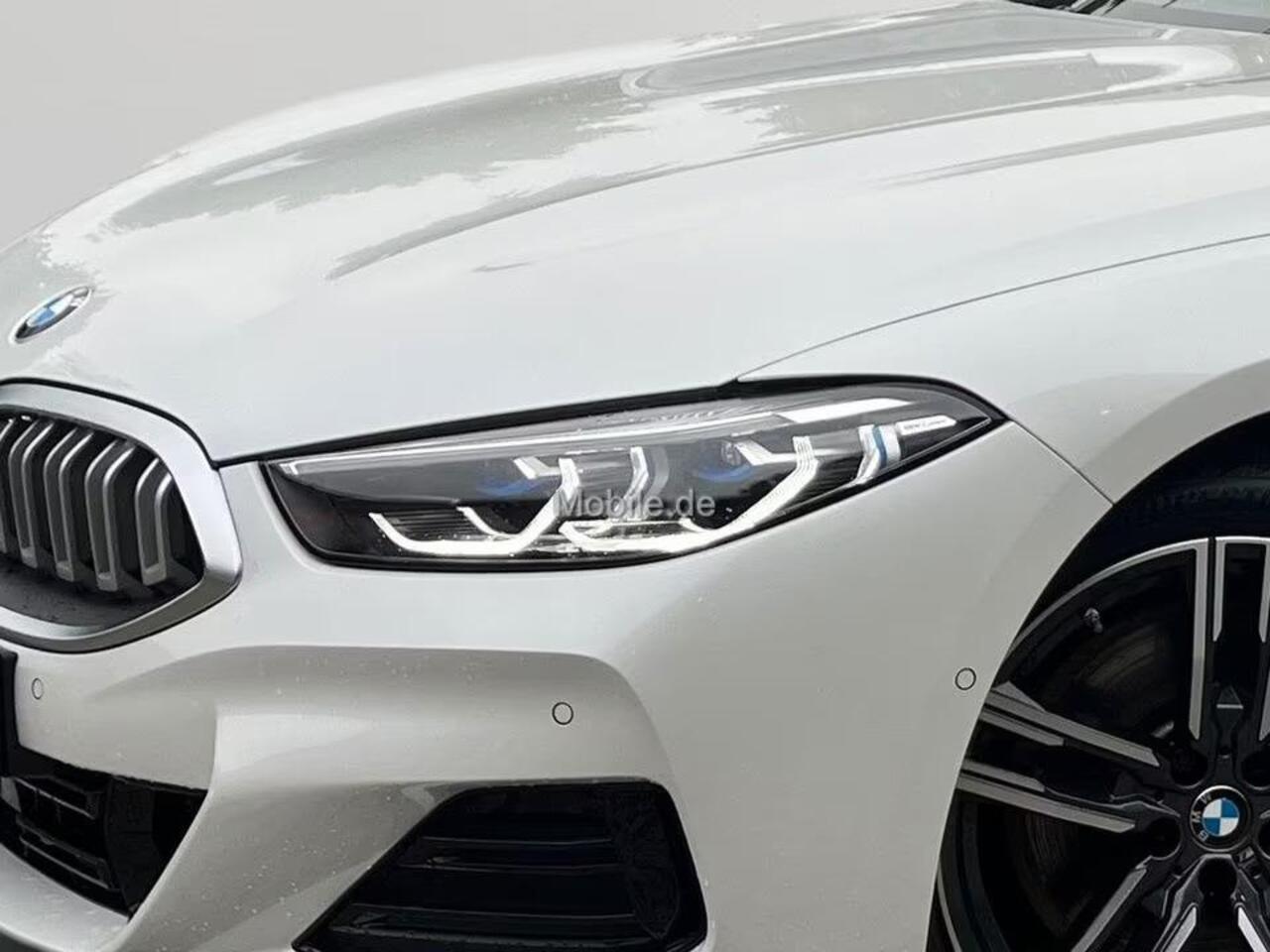 BMW 8-SERIE 840i xDrive