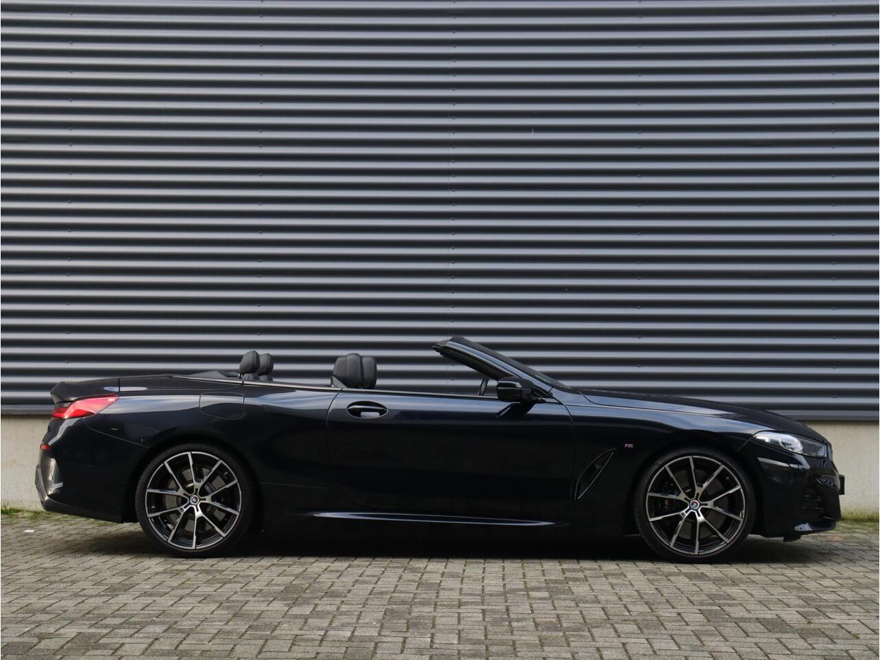 BMW 8-SERIE Cabrio 840i | High Executive | M Sportpakket Pro | Driving Assistant Prof. | Soft Close | Stoelventilatie | Bowers & Wilkins | Parking Assistant Plus | 20'' LMV