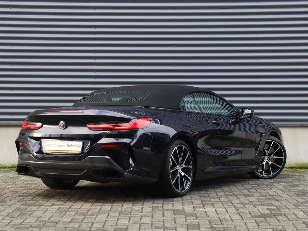 BMW 8-SERIE Cabrio 840i | High Executive | M Sportpakket Pro | Driving Assistant Prof. | Soft Close | Stoelventilatie | Bowers & Wilkins | Parking Assistant Plus | 20'' LMV