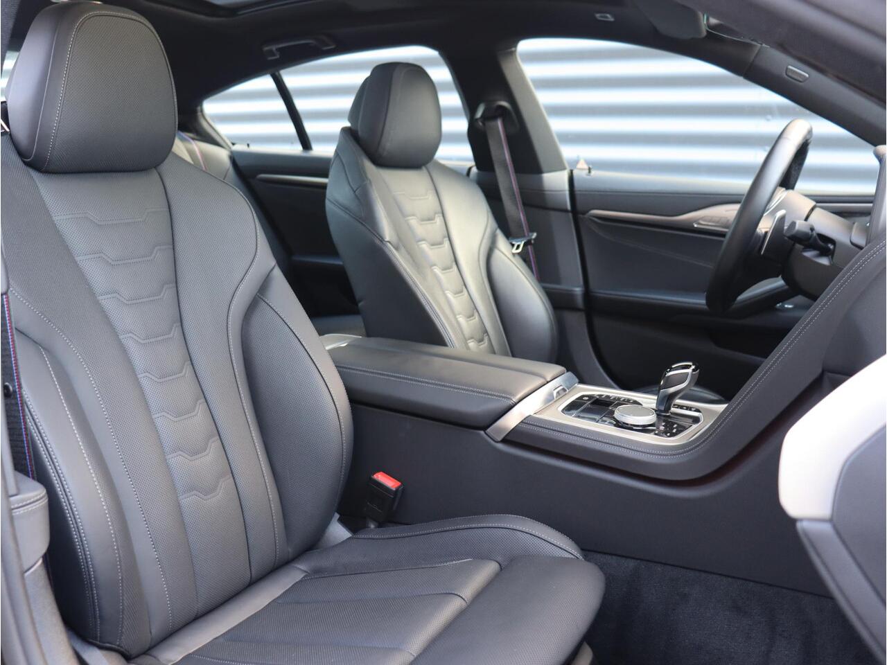 BMW 8-SERIE Gran Coupé 840i | High Executive | M Sportpakket Pro | Panodak | Driving Assistant Prof. | Active Steering | Harman Kardon | Soft Close | Head-Up | 20'' LMV