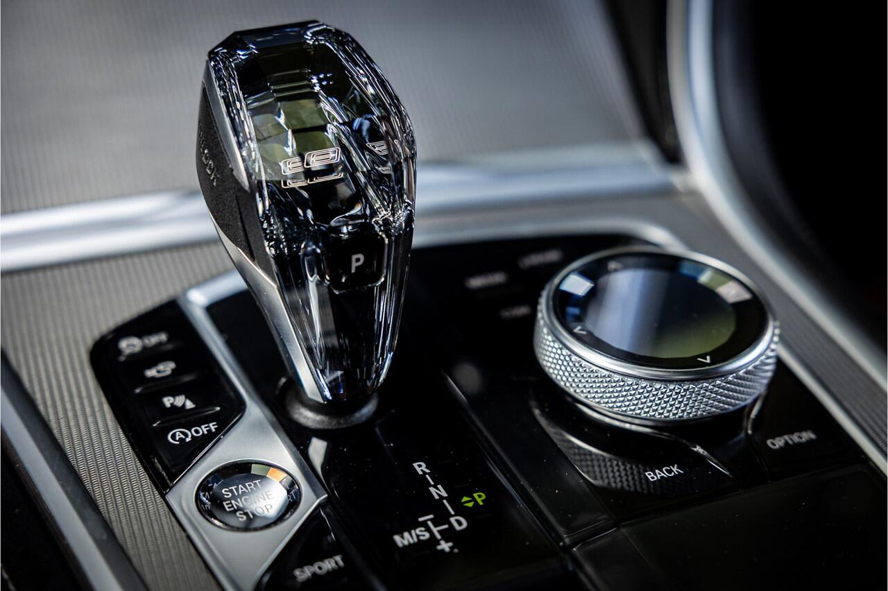 BMW 8-SERIE Gran Coupé 840i xDrive M Sport Frozen Grey Individual Achterasbesturing Soft Close Laser Panorama