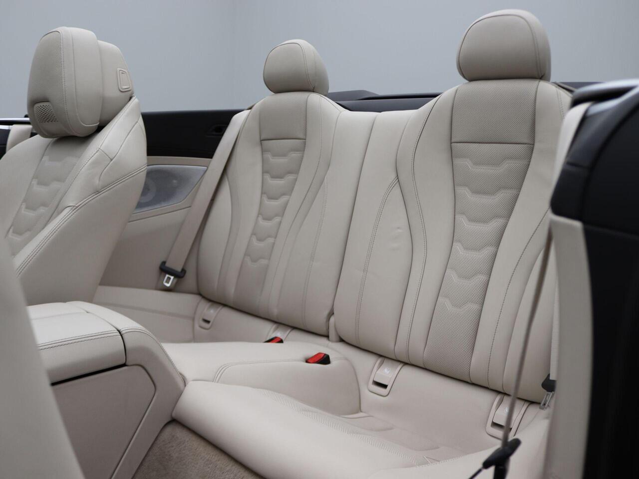 BMW 8-SERIE M850i xDrive High Executive | BMW Personal CoPilot Pack | Active Steering | Adaptief M Onderstel Professional | Driving Assistant Professional | Bowers & Wilkins | 20''