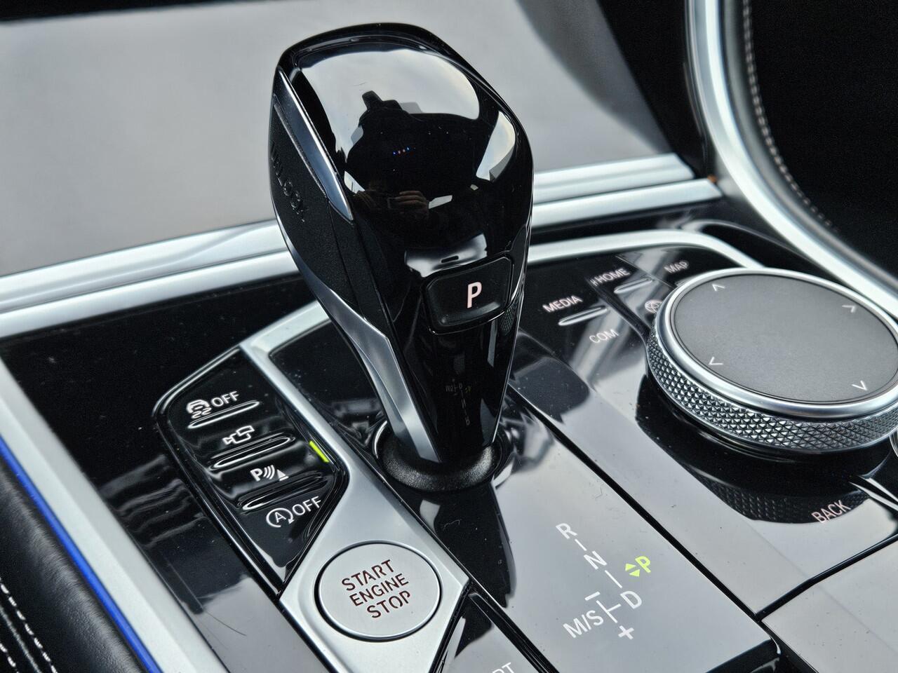 BMW 8-SERIE 840i M Sport Pakket High Executive FULL OPTIE'S Maandag tot Vrijdag van 09.00 tot 20.00 uur en Zaterdag van 09.00 tot 18.00 uur