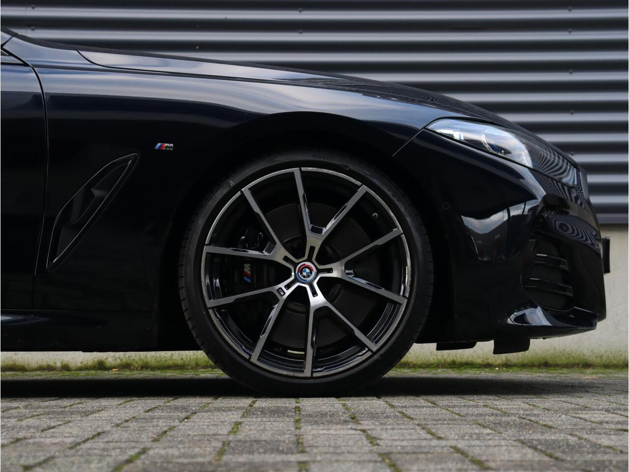 BMW 8-SERIE Cabrio 840i | High Executive | M Sportpakket Pro | Driving Assistant Prof. | Soft Close | Stoelventilatie | Bowers & Wilkins | Parking Assistant Plus | 20'' LMV