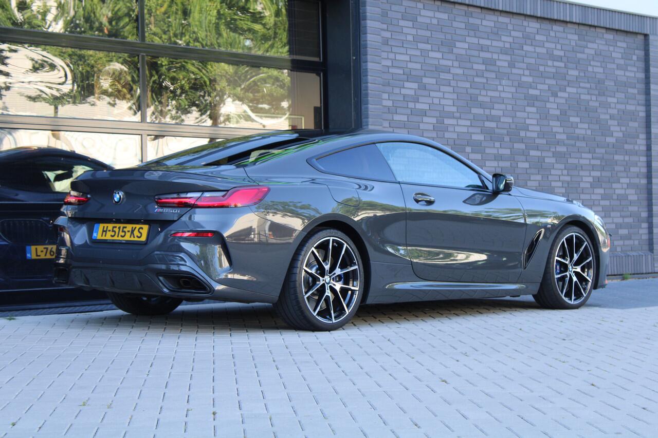 BMW 8-SERIE M850i xDrive High Executive | NAP | BTW | B&W | 4WIELSTURING | CARBON | SOFT-CLOSE | HUD | 360 | KEYLESS |