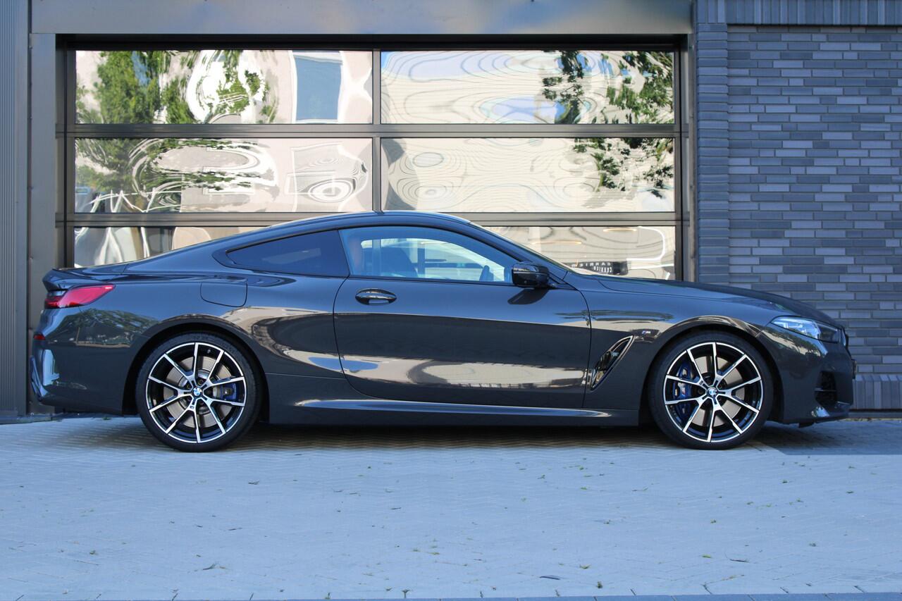 BMW 8-SERIE M850i xDrive High Executive | NAP | BTW | B&W | 4WIELSTURING | CARBON | SOFT-CLOSE | HUD | 360 | KEYLESS |
