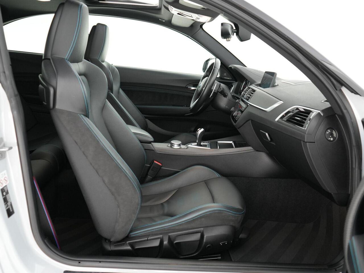 BMW M2 Competition 411pk DCT Coupé |Track pack|M-performance carbon|schuif/kantel|20" Wheelforce||Harman&Kardon|Apple Carplay|stoelverwarming|