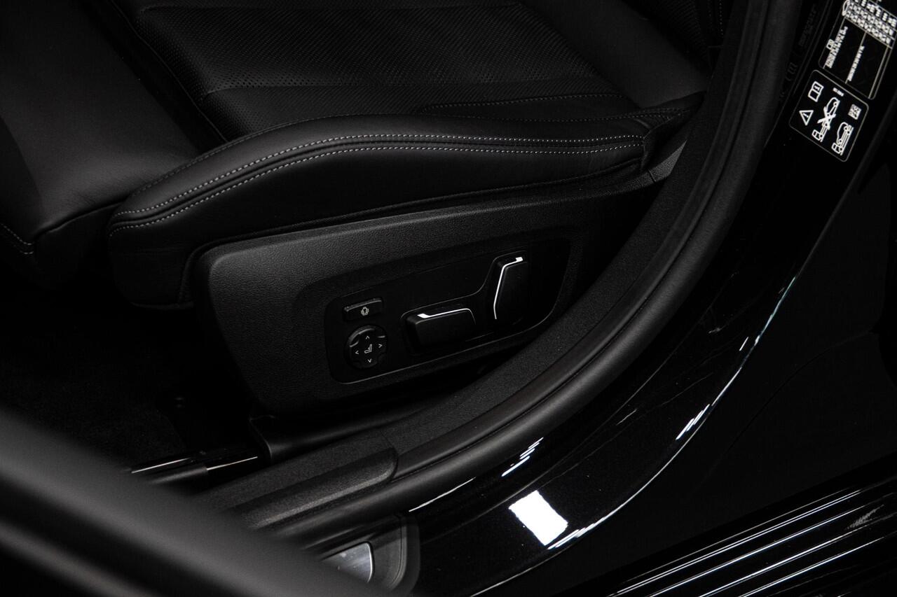 BMW M3 Touring xDrive Competition *Facelift 530pk / Carbon pack / Harman-Kardon / Head-up Display / Surround-view / Memory*