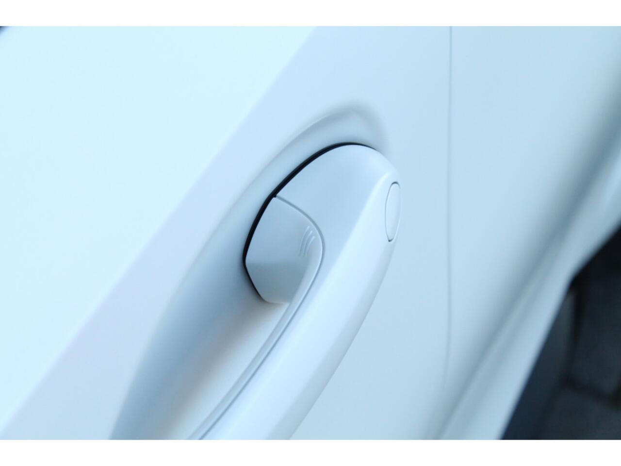 BMW M3 3 Serie xDrive Competition High Executive Automaat / M Drive Professional / M Carbon kuipstoelen / Laserlight / M Carbon-keramisch remmen / Adaptief M Onderstel