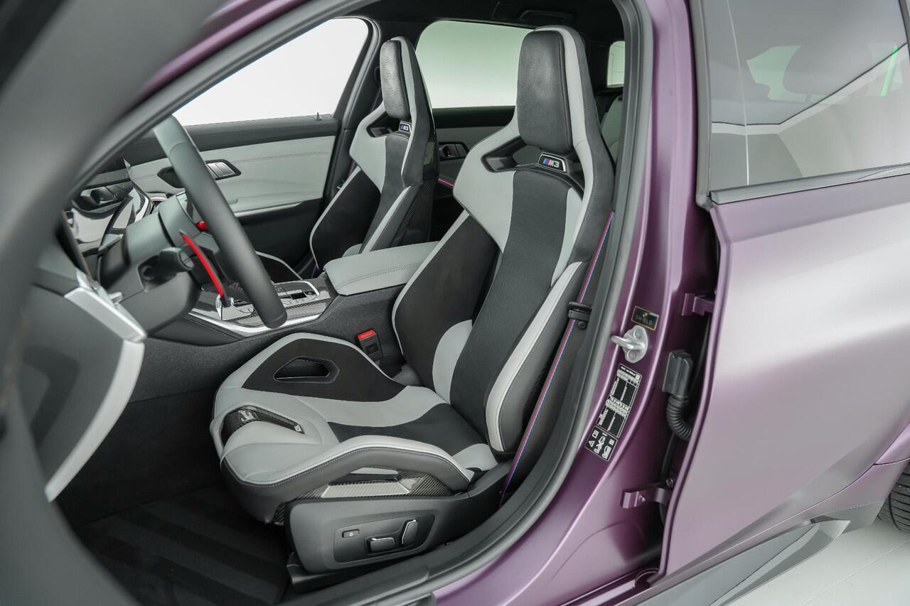 BMW M3 Touring 530PK xDrive Competition |BTW|Akrapovic|XPEL stealth|Wheel Force 20 & 21"|KW HAS schroefset|Eventuri intake + scoops|M-Race Track pack|M-Drivers package|carbon schaalstoelen|Harman&Kardon|HUD|