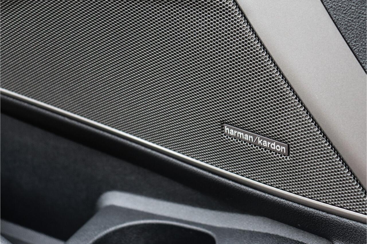 BMW M3 Competition X-drive **Carbon/ACC/HUD/CS grill/Laser**