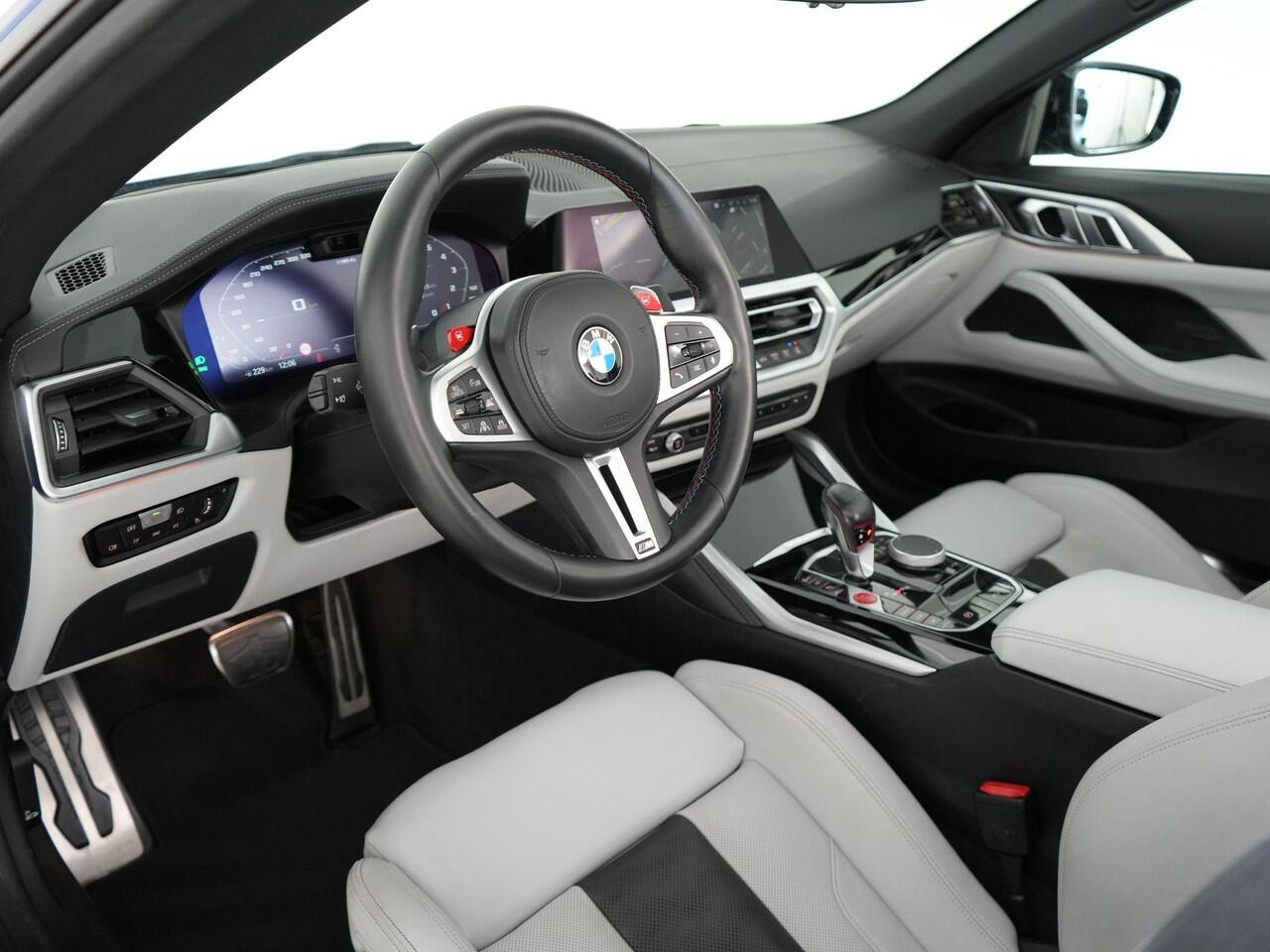 BMW M4 Competition Cabrio 510pk xDrive |dealer onderhouden|M-sport|M-sport stoelen|Laser LED|memory|360 camera|nekverwarming|sportuitlaat|HUD|blind spot|stoelventilatie + verwarming|
