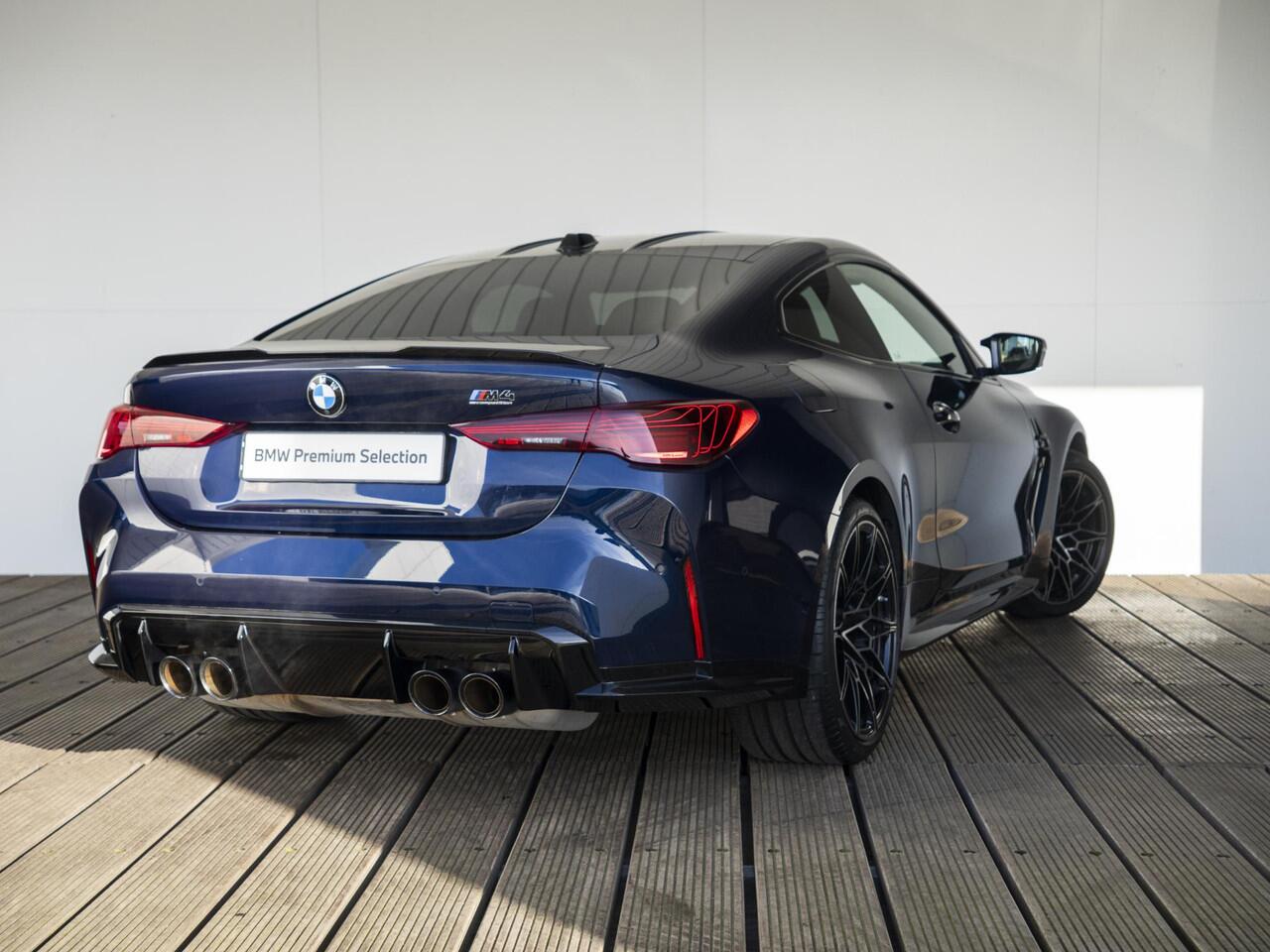 BMW M4 xDrive Competition Coupé | M Driver's Pack | Carbon-keramische remmen | Harman Kardon | Comfort Access | Stuurwielrand verwarmd | Stoelventilatie