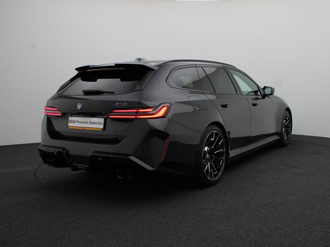 BMW M5 Touring | M Drive Professional | Panoramadak | M Carbon-keramische remmen | Bowers & Wilkins | Driving Assist Prof | Stoelventilatie | 21"