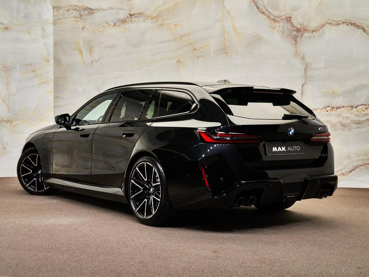 BMW M5 Touring V8 M Hybrid, pano, B&W, 21", stl.ventilatie, tr.haak, pano, leder, memory, keyless, privacy