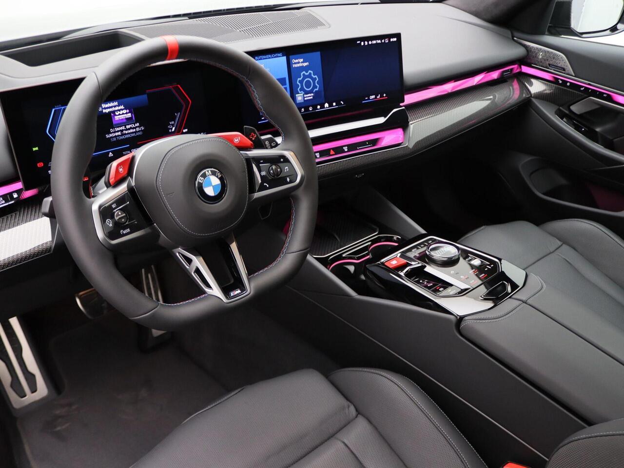 BMW M5 Touring | M Drive Professional | Panoramadak | M Carbon-keramische remmen | Bowers & Wilkins | Driving Assist Prof | Stoelventilatie | 21"