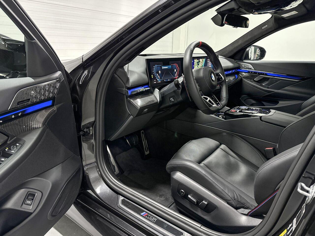 BMW M5 Sedan | M-Drivers Pack | Carbon Pack incl Carbon Dak | Comfort Pack | Bowers&Wilkins | Driving Assistant Professional | M-Carbon Keramische Remmen | Comfort Access | Trekhaak | Selections