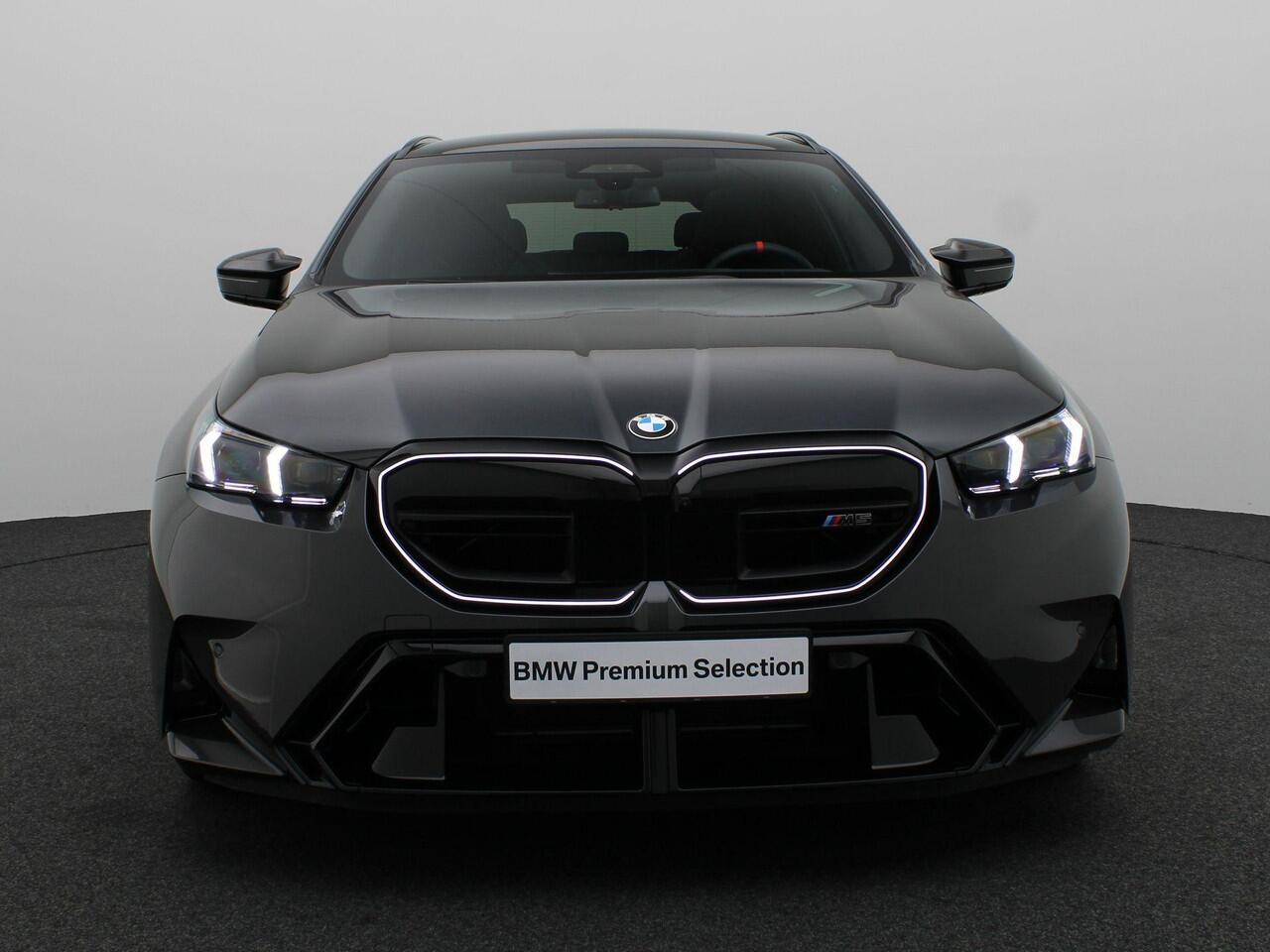 BMW M5 Touring | M Drive Professional | Panoramadak | M Carbon-keramische remmen | Bowers & Wilkins | Driving Assist Prof | Stoelventilatie | 21"