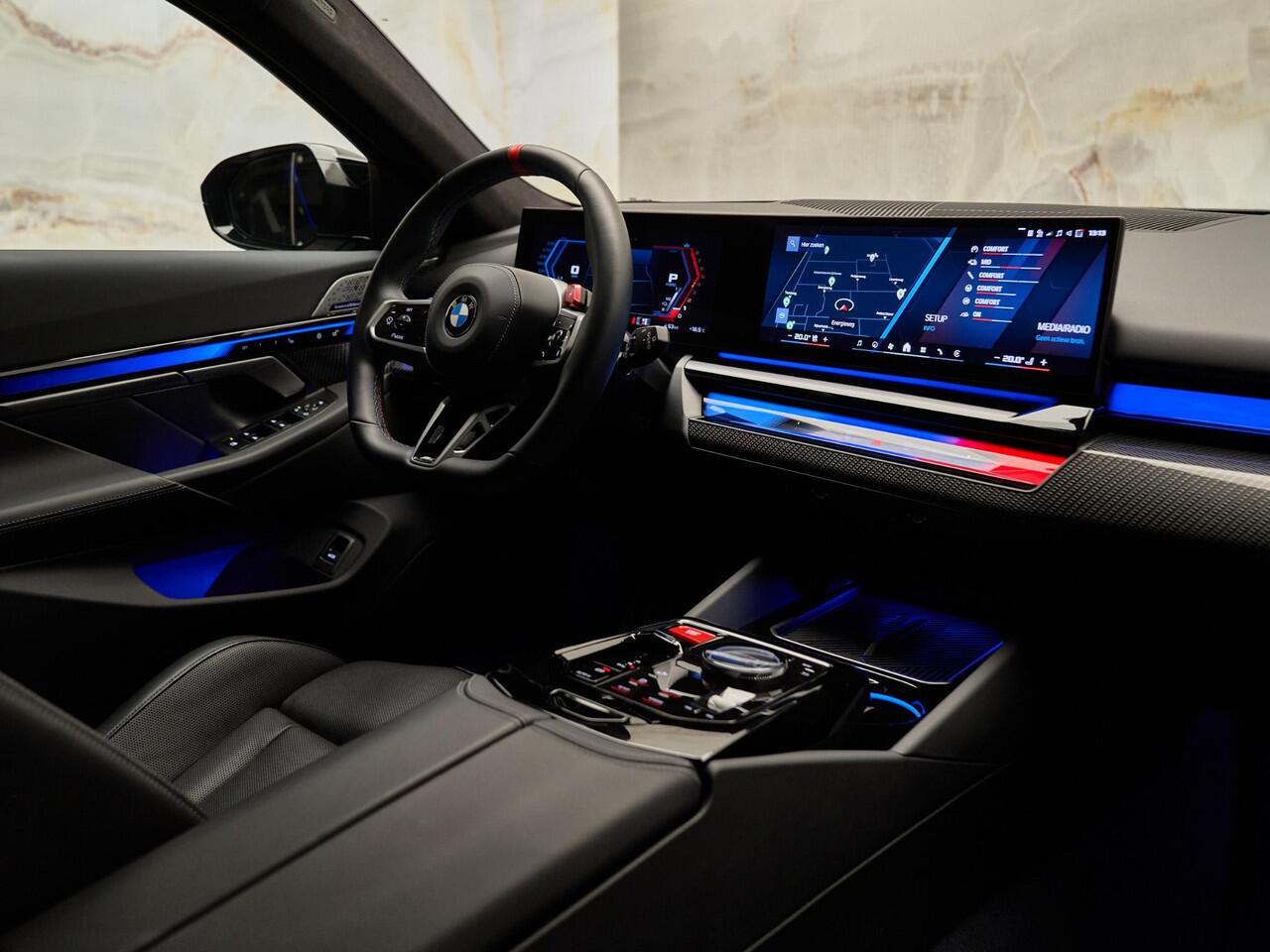 BMW M5 Touring V8 M Hybrid, pano, B&W, 21", stl.ventilatie, tr.haak, pano, leder, memory, keyless, privacy