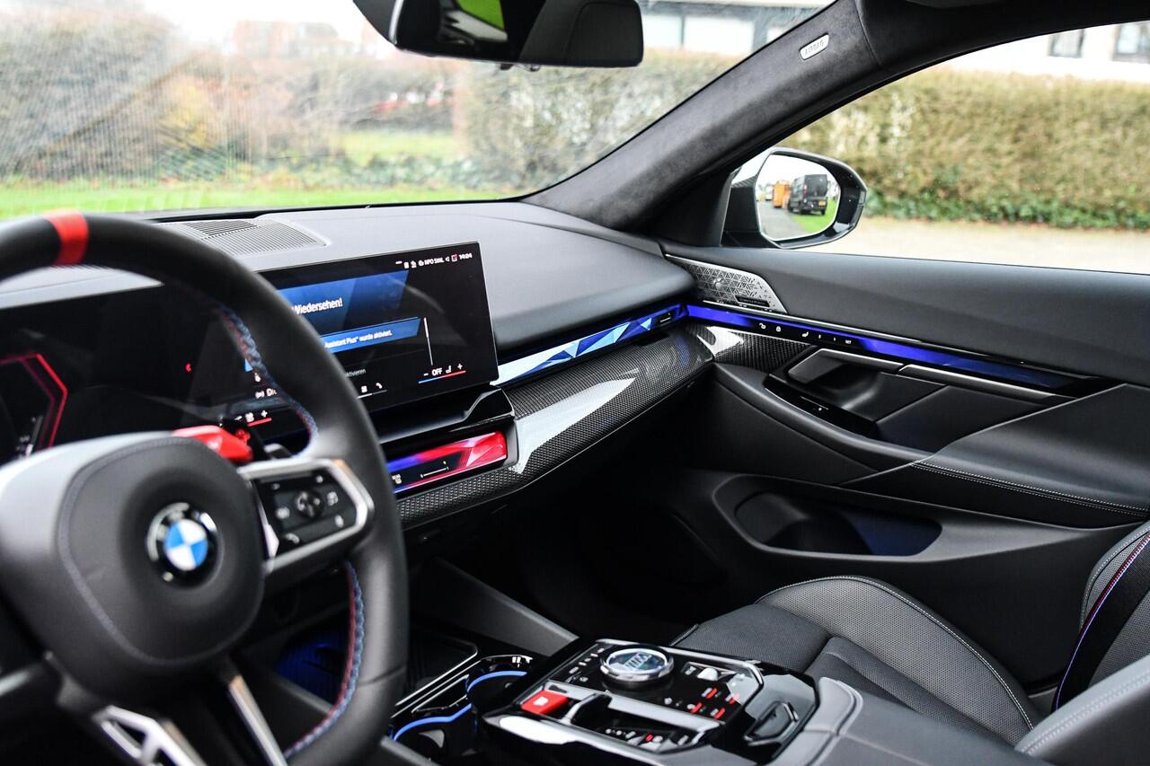 BMW M5 Touring M5 Individual lak |Keramisch|Carbon|Trekhaak|