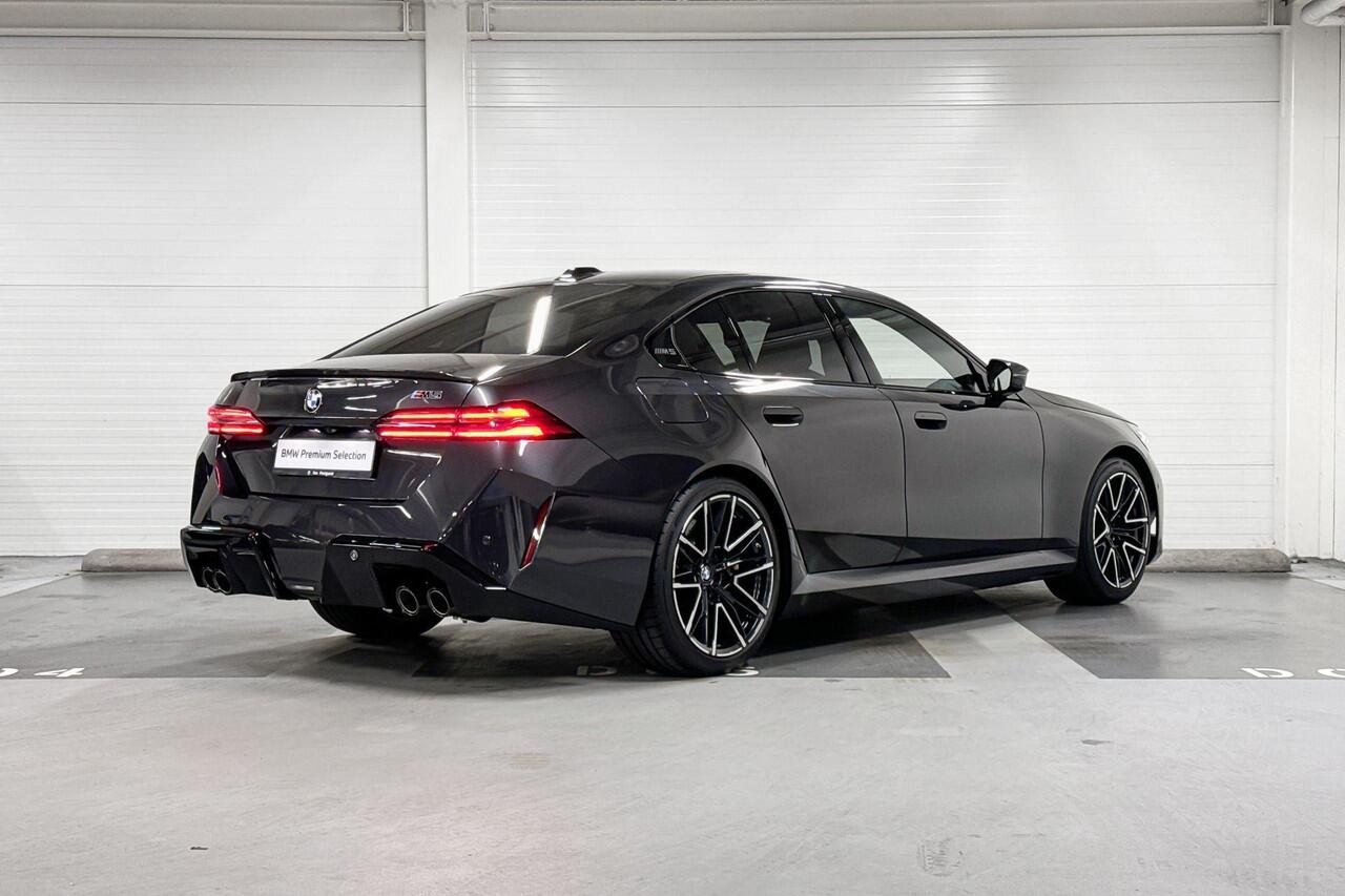 BMW M5 Sedan | M-Drivers Pack | Carbon Pack incl Carbon Dak | Comfort Pack | Bowers&Wilkins | Driving Assistant Professional | M-Carbon Keramische Remmen | Comfort Access | Trekhaak | Selections