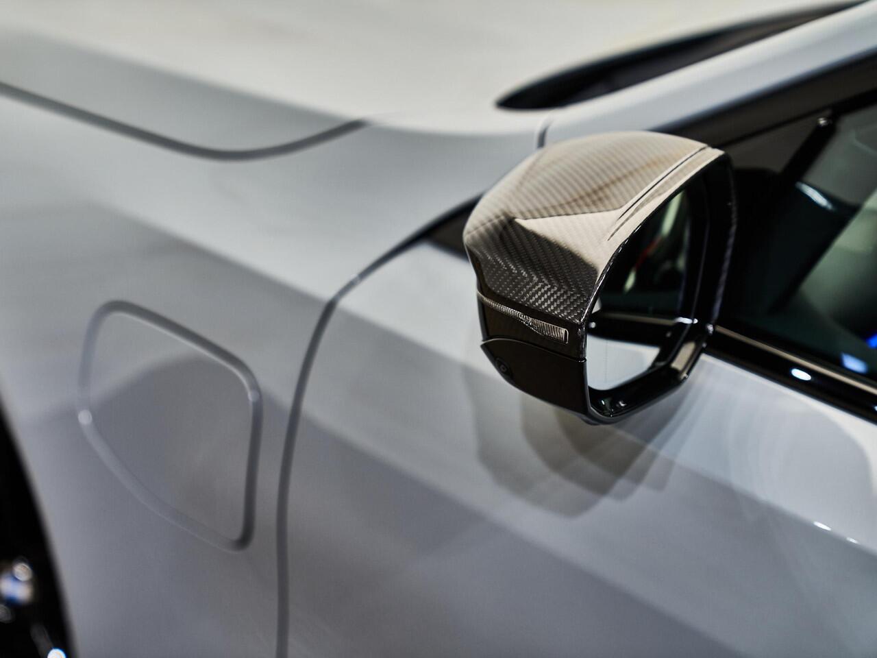 BMW M5 Touring V8 M Hybrid, Ultimate Package, pano, tr.haak, 21", alcantara, ceramic, B&W, stl.ventilatie, memory, adap-LED, carbon, leder, keyless, privacy