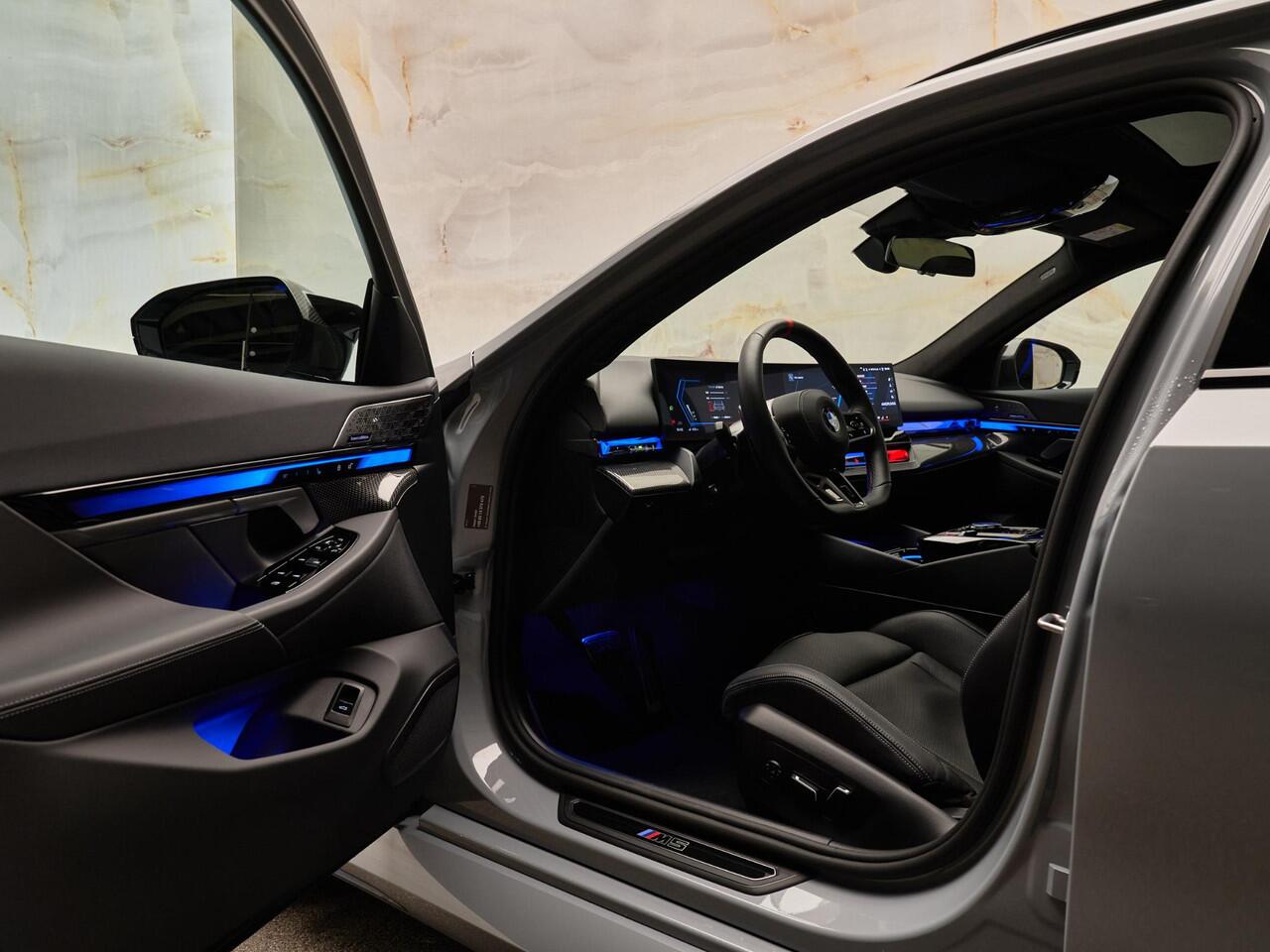 BMW M5 Touring V8 M Hybrid, Ultimate Package, pano, tr.haak, 21", alcantara, ceramic, B&W, stl.ventilatie, memory, adap-LED, carbon, leder, keyless, privacy