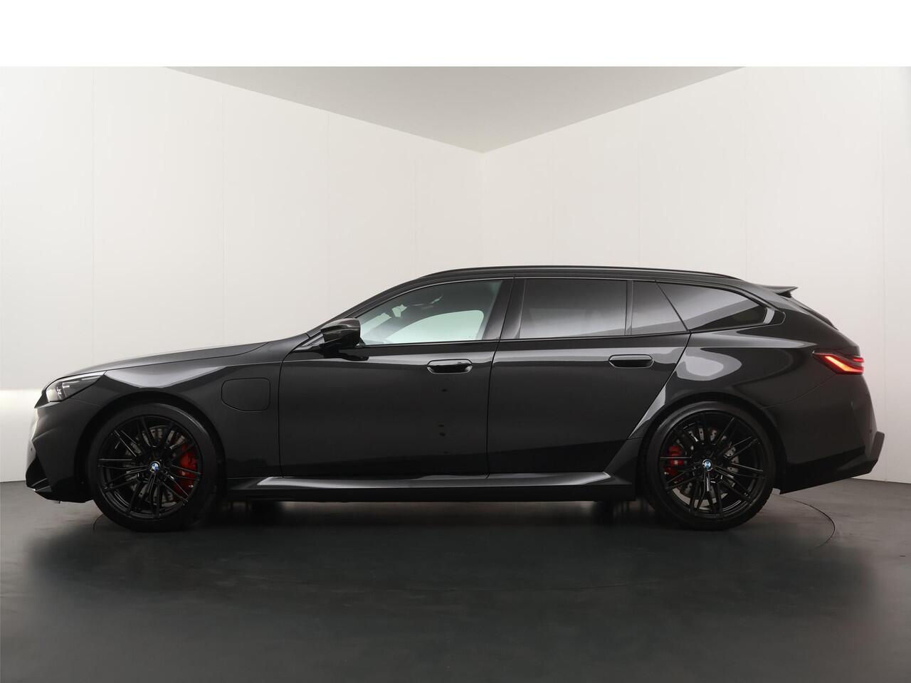 BMW M5 5-serie Touring Panoramadak / Driving Assistant Prof. / Stoelventilatie