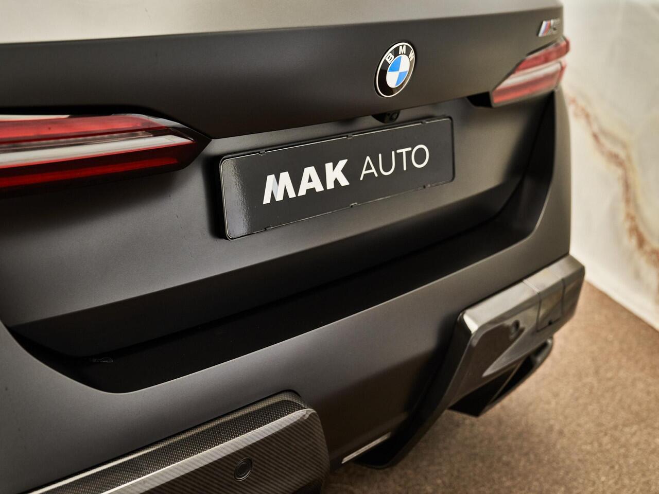 BMW M5 Touring V8 M Hybrid, Akrapovic, M Performance, M Drivers Package, Ultimate Package, ceramic, B&W, 21", pano, tr.haak, stl.ventilatie, memory, carbon