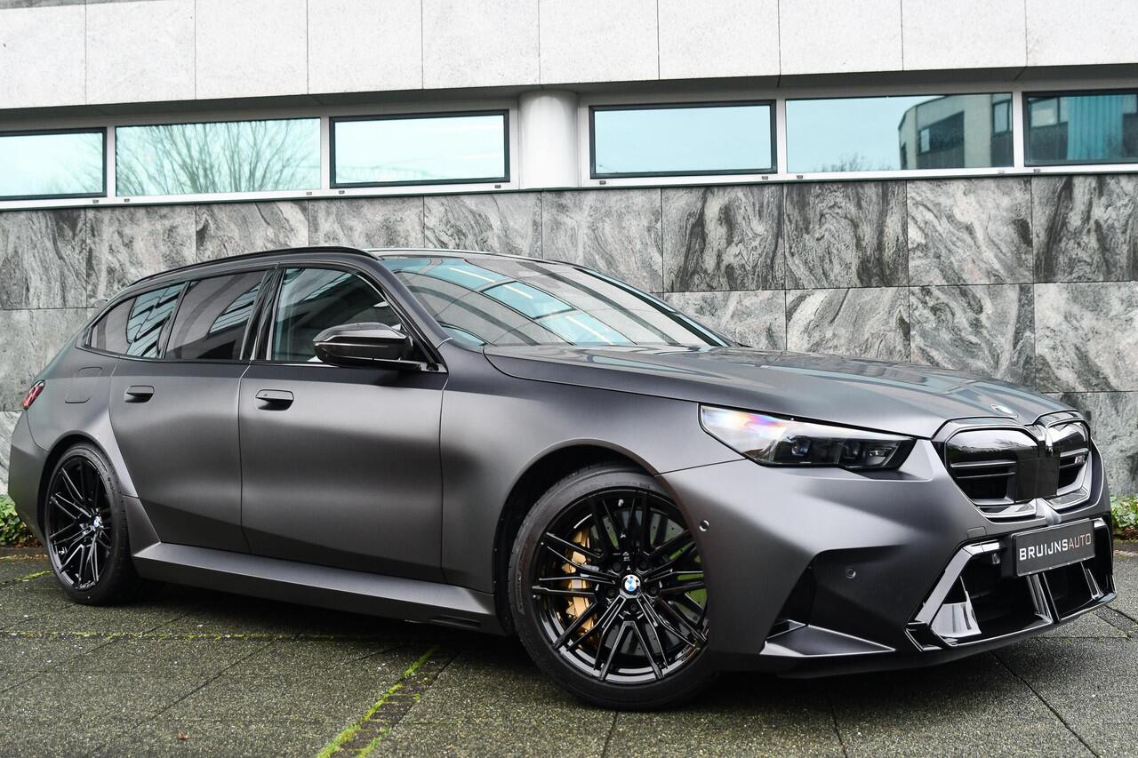 BMW M5 Touring M5 Individual lak |Keramisch|Carbon|Trekhaak|