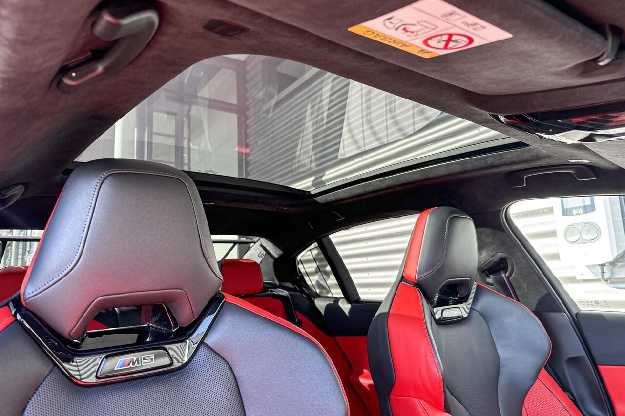 BMW M5 Sedan M Driver's Pack / Driving Assistant Professional / Keramische remschijven / Selections