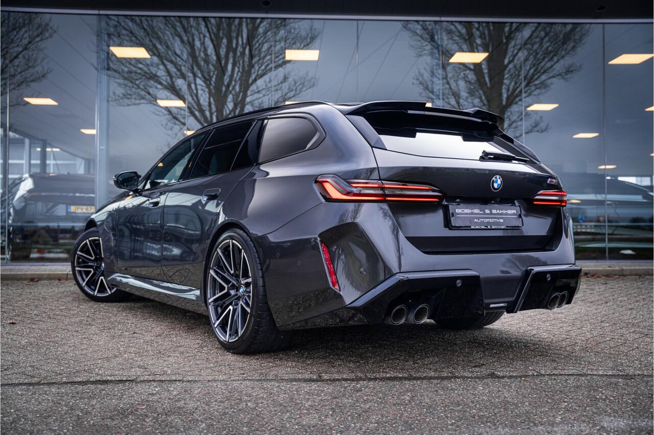 BMW M5 Touring M Drivers Pack ** Panodak ** Trekhaak ** Carbon ** Comfort pack ** Driving Ass. Prof. 21 inch ** Ventilatie **