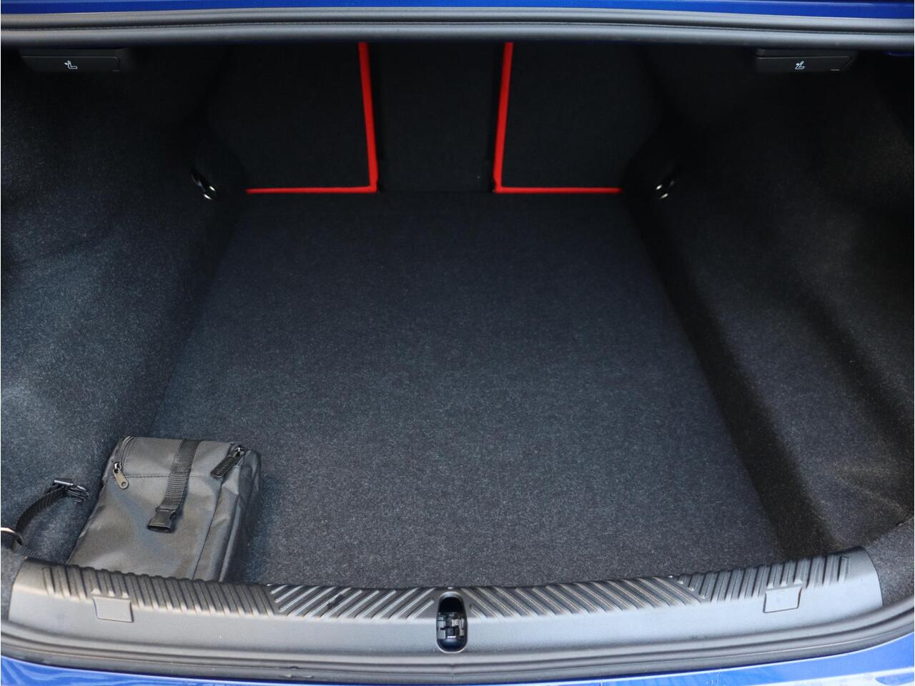 BMW M5 5-serie | High Executive | Driving Assistant Prof. | Carbon Exterieur Pakket | Trekhaak | M Drivers Pack | Parking Assistant Prof. | Bowers & Wilkins | Head-Up | 20/21'' LMV