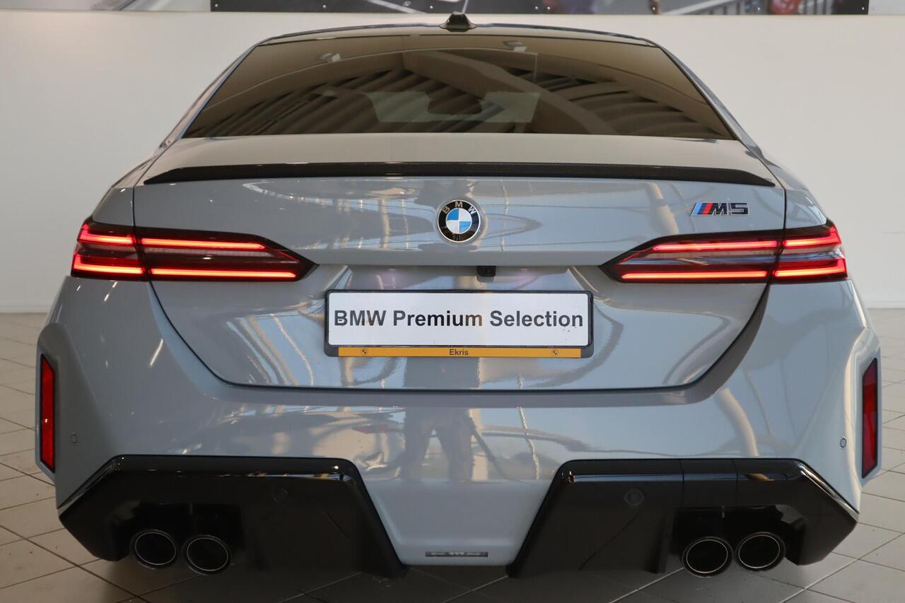 BMW M5 Sedan Direct leverbaar!! / Driving Assistant Professional | Comfort Pack | B&W | elek. trekhaak