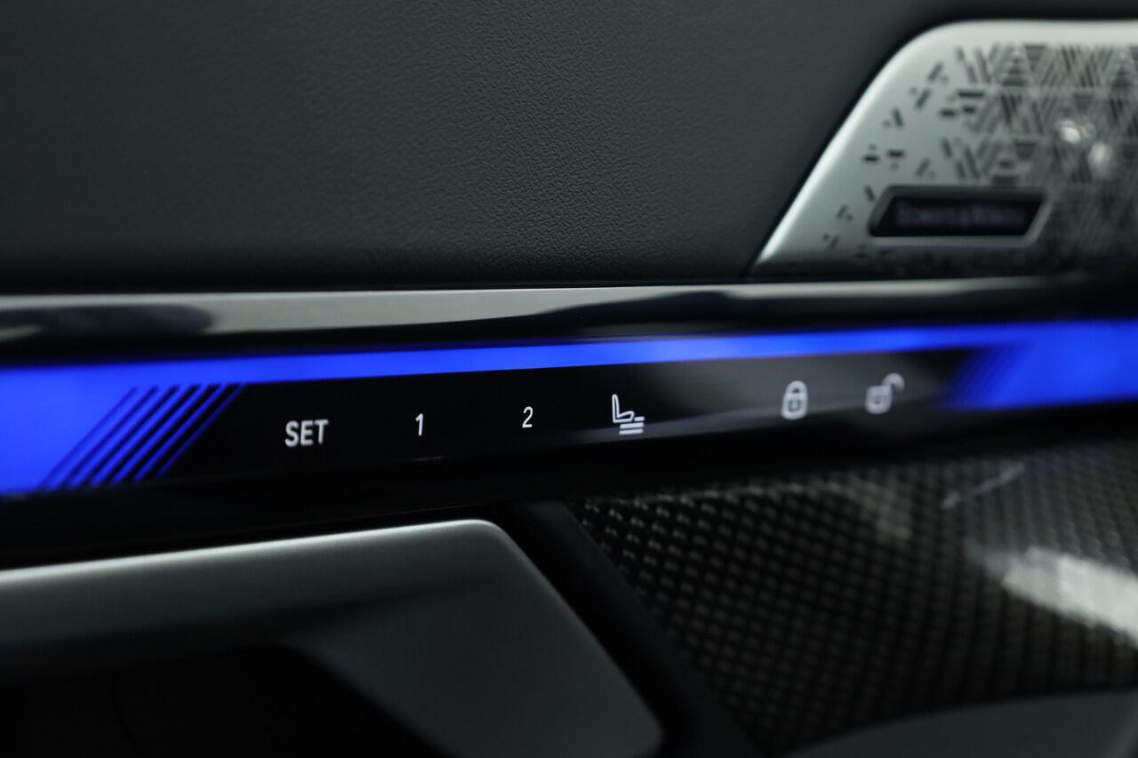 BMW M5 5-serie 727pk | Keramisch | Grigio Telesto | Carbon | M Driver's pack | B&W