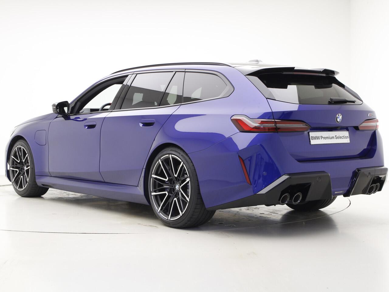 BMW M5 Touring M5 | Personal CoPilot | Bowers & Wilkins Surround Sound | Trekhaak | M Driver's Pack