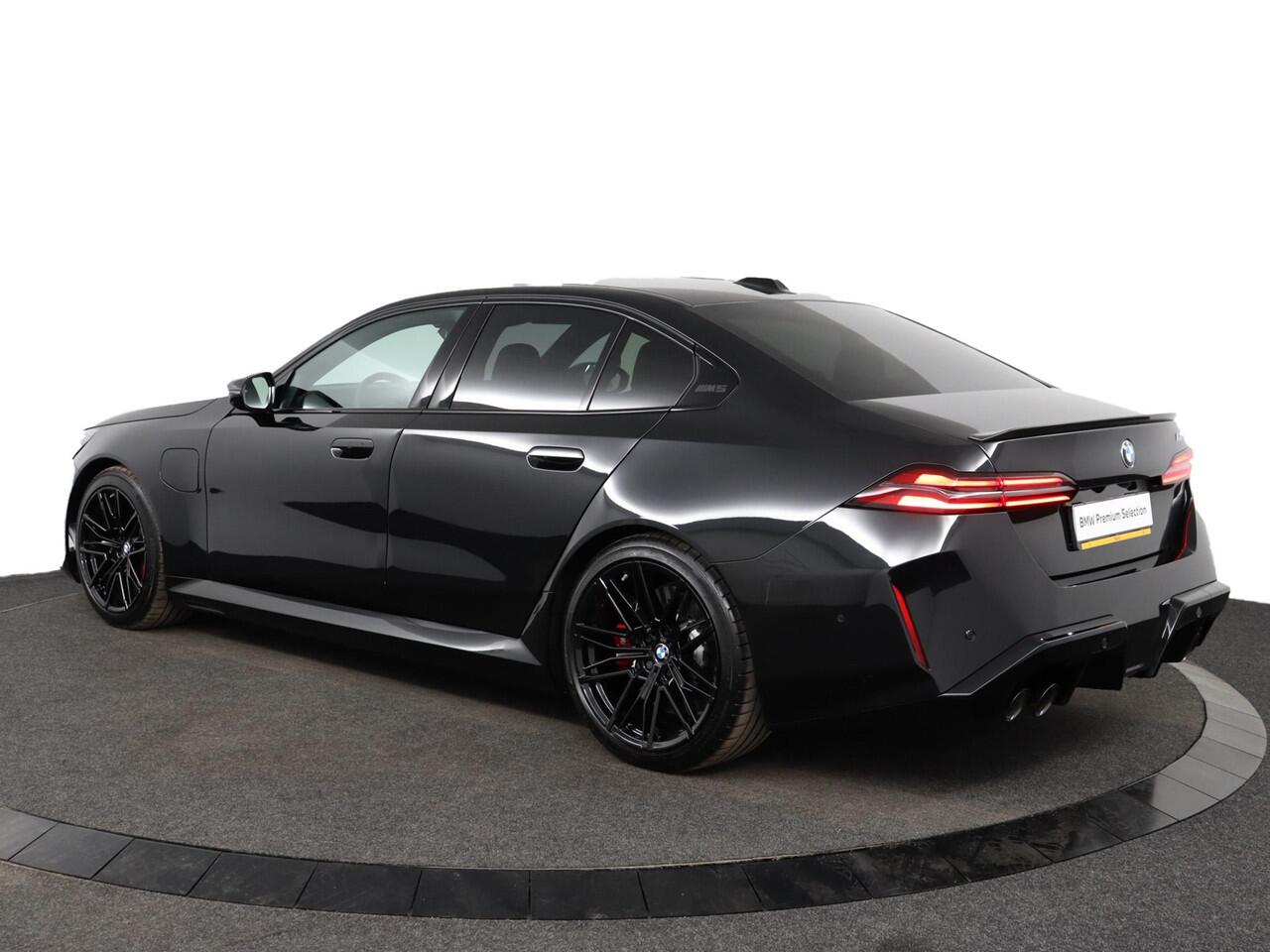 BMW M5 5-serie M Driver's Pack | Bowers & Wilkins | Stoelventilatie | Driving Assistant Prof | Parking Assistant Prof | BMW Iconic Glow | Comfort Access | Stuurwielrand verwarmd