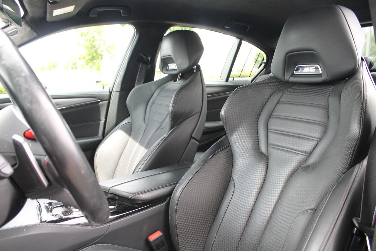 BMW M5 5 Serie Competition Automaat / M Carbon-keramisch remmen / Bowers & Wilkins / M Multifunctionele Stoelen / Soft Close / Parking Assistant Plus / Adaptieve LED